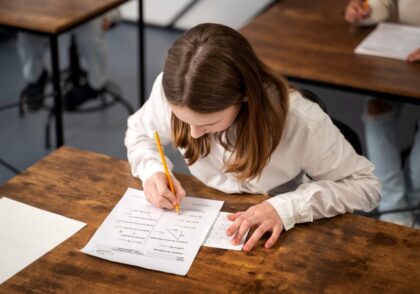 چگونه در دوران امتحانات درست و مؤثر مطالعه کنیم؟